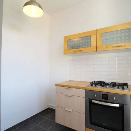 Appartement 2 pièces - 21000 Dijon Loyer : 553 € / mois CC - Photo 3