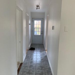 🏡 5½ à louer – Thermopompe, cour arrière et stationnement – Saint-Jérôme - Photo 2