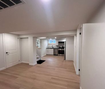 For Lease - 16 Robertsfield Crescent, Toronto, Ontario - Photo 6