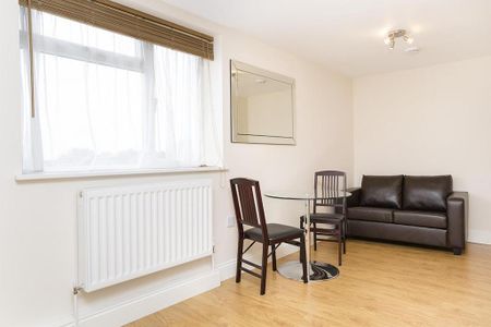 Studio to rent - Photo 2