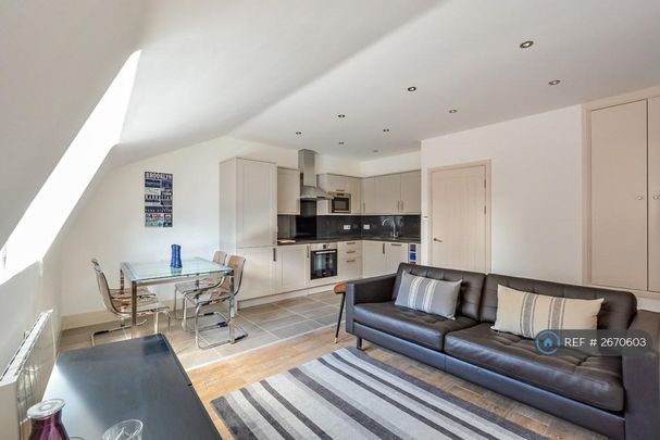 2 bedroom flat to rent - Photo 1