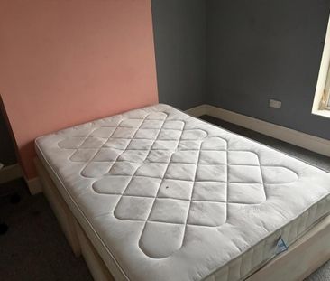 4 bedroom terraced house to rent - Photo 1