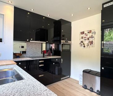 Appartement te huur in Genk voor € 950 met 2 slaapkamers - Photo 5