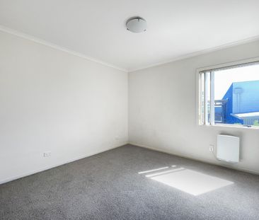 Stanhope Road - 3 Bedroom - 1 Bathroom - 2 Carparks - Photo 6