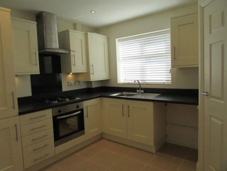 3 bedroom House To Let - Photo 4
