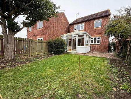 3 bedroom detached house to rent - Photo 2