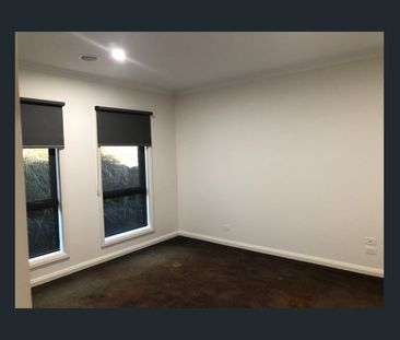 Modern Family Living in the Heart of Thurgoona - Photo 2