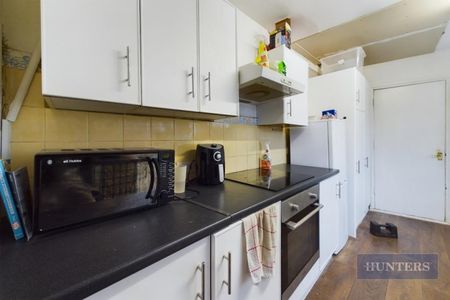 4 bedroom House To Let - Photo 4