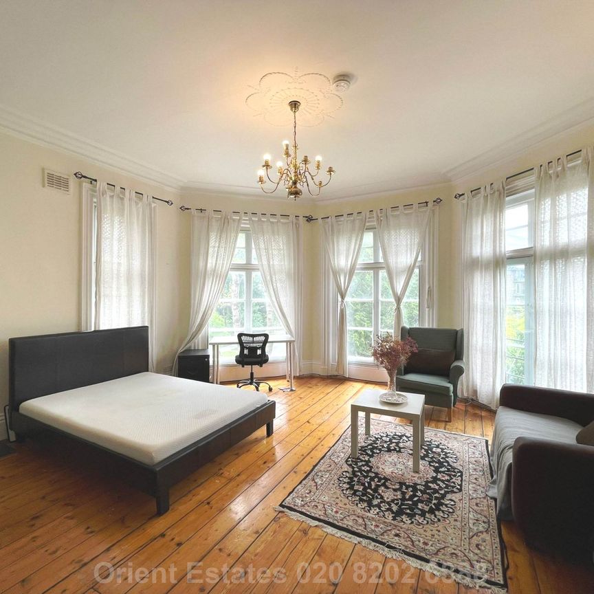Price £2,550 pcm - Available Now - Part Furnished - Photo 1