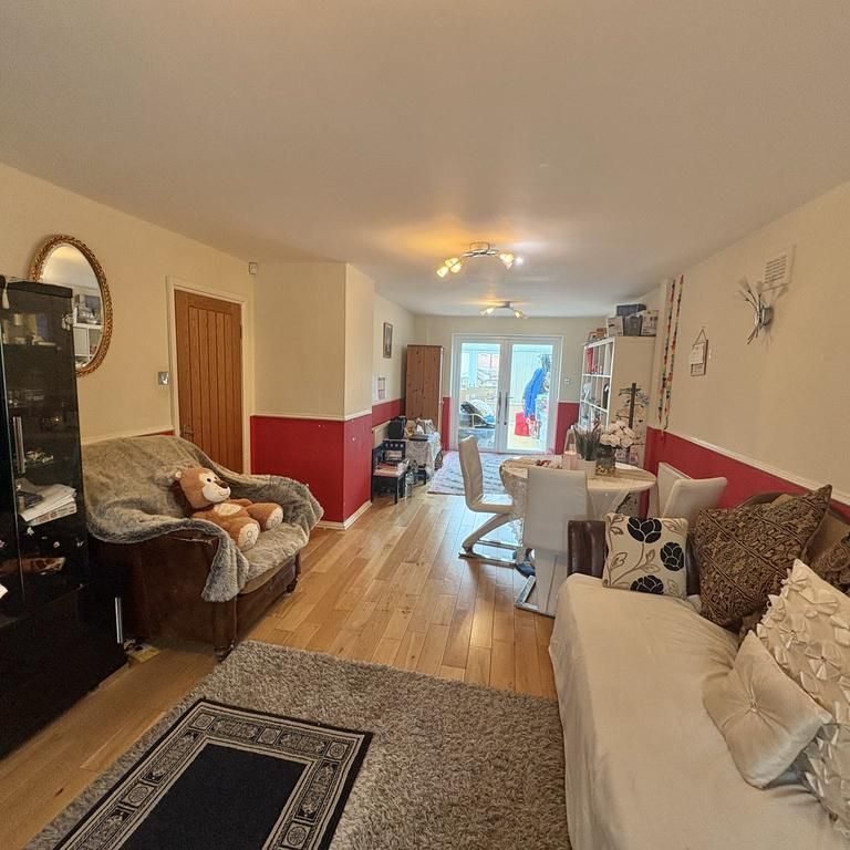 5 bedroom house to rent - Photo 1
