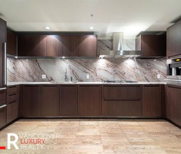 Condo in Downtown Vancouver, BC - Photo 6