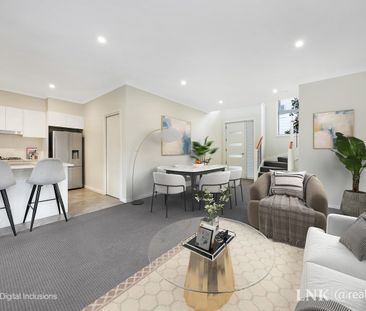 MODERN AND SPACIOUS TOWNHOUSE - Photo 1