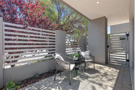 2/18 Brady Street, Mount Hawthorn. - Photo 3