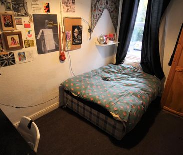 Delph Lane, Hyde Park, LS6 2HQ, Leeds - Photo 2