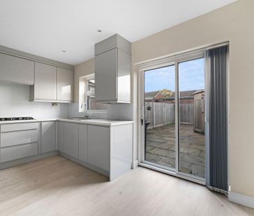 3 bedroom terraced house to rent - Photo 5