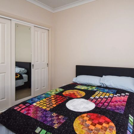 Move-In Ready Share House – Ideal for Students/FIFO - Photo 3