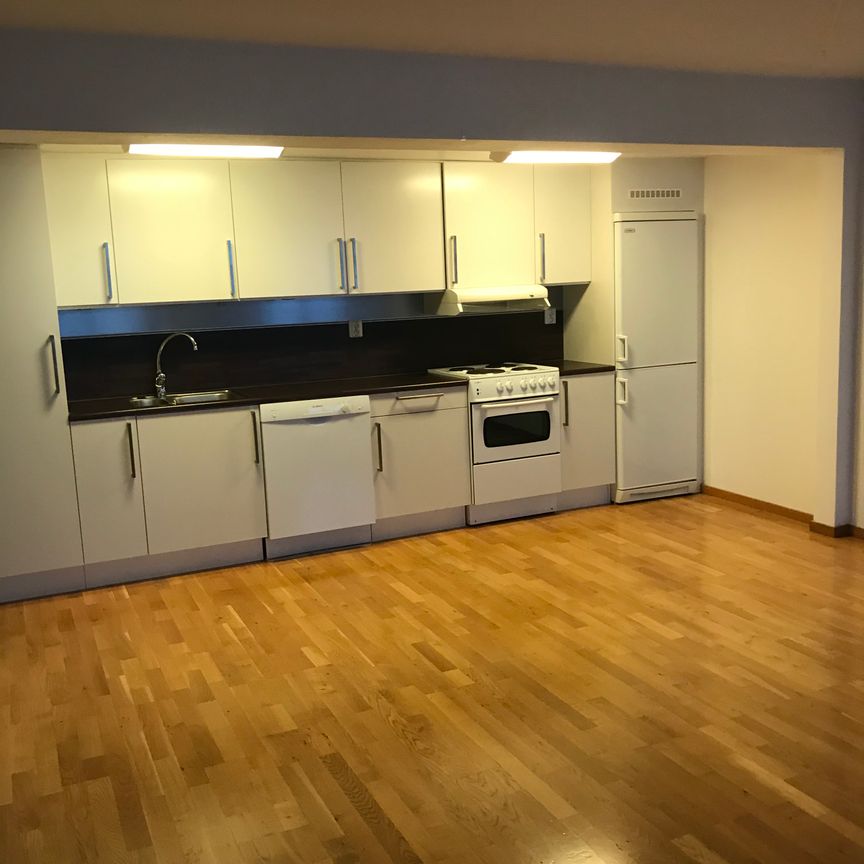 Norra Järnvägsgatan 12 - Photo 1