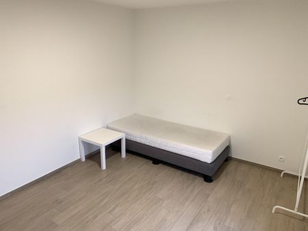 Lumineux appartement 2ch + terrasse + parking à 7000 Mons  Loyer: 880 € - Photo 5