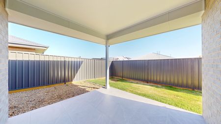 Stunning Modern Home - Photo 2