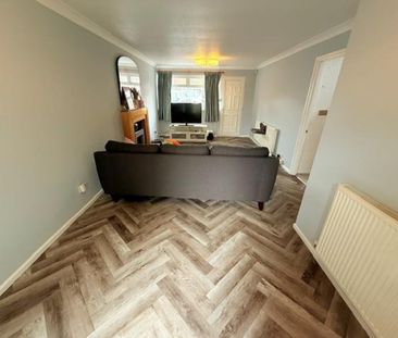 3 bedroom House To Let - Photo 2