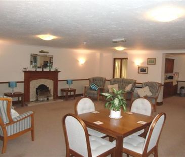 1 bedroom retirement property to rent - Photo 5