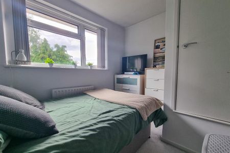 3 bedroom terraced house to rent - Photo 3