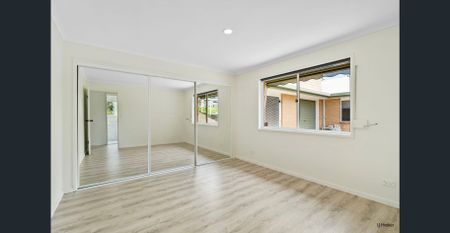 SPACIOUS THREE BEDROOM, DUPLEX WITH AMAZING VIEWS! - Photo 4