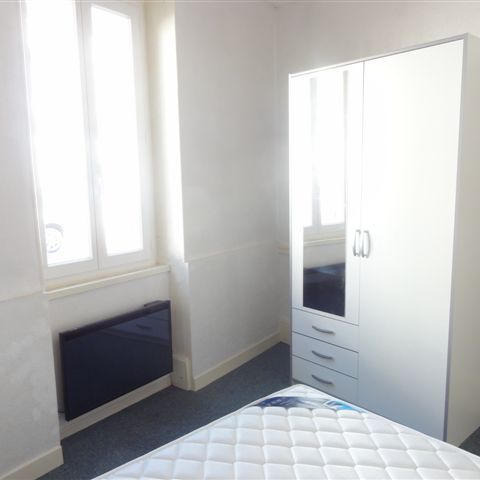 Location Appartement 2 pièces 34m² LE CREUSOT 71200 - Photo 1