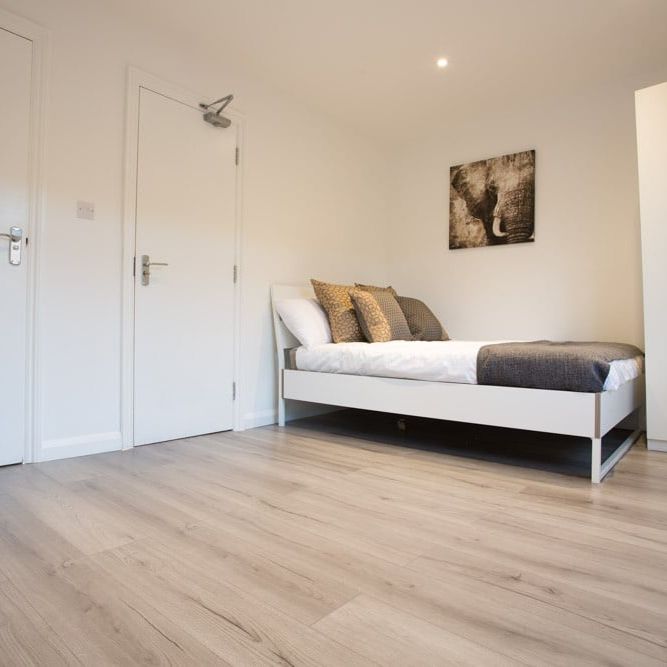 2 Bed Flat, Newington Butts, SE11 - Photo 1