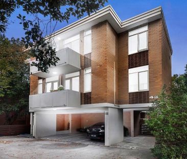 Great lifestyle in premier location - Photo 1