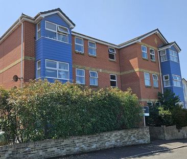 2 bedroom ground floor flat to rent - Photo 2