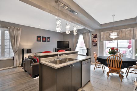 For Lease - 90 Palacebeach Trail, Hamilton, Ontario - Photo 2