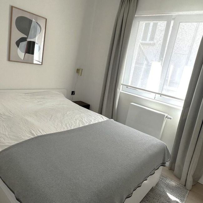 Appartement te huur in Brussel voor € 1.250 met 1 slaapkamer - Photo 1