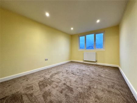 16, High Moor Drive, Moortown, Leeds, LS17 6EB - Photo 4