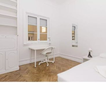Room for rent in 8-bedroom apartment on Rua De São Félix, Lisbon - Foto 6
