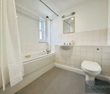 Hermitage Court, CM24, Stansted - Photo 2
