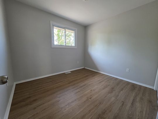 For Lease - 264 Vansitmart Avenue, Hamilton, Ontario - Photo 1