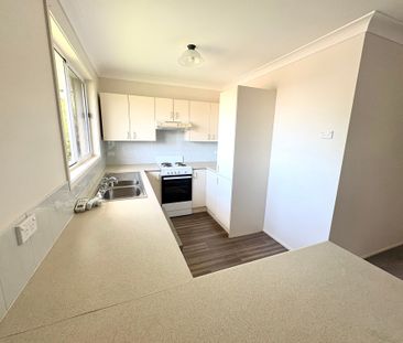 Family Home in Quiet Street - Photo 4