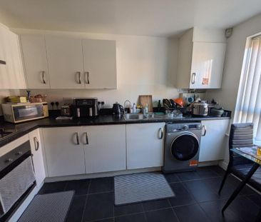 3 bedroom semi-detached house to rent - Photo 4