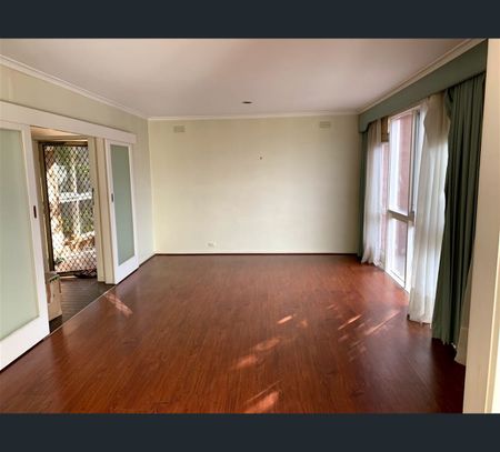 80 Hinkler Road East, Glen Waverley, Vic 3150 - Photo 5