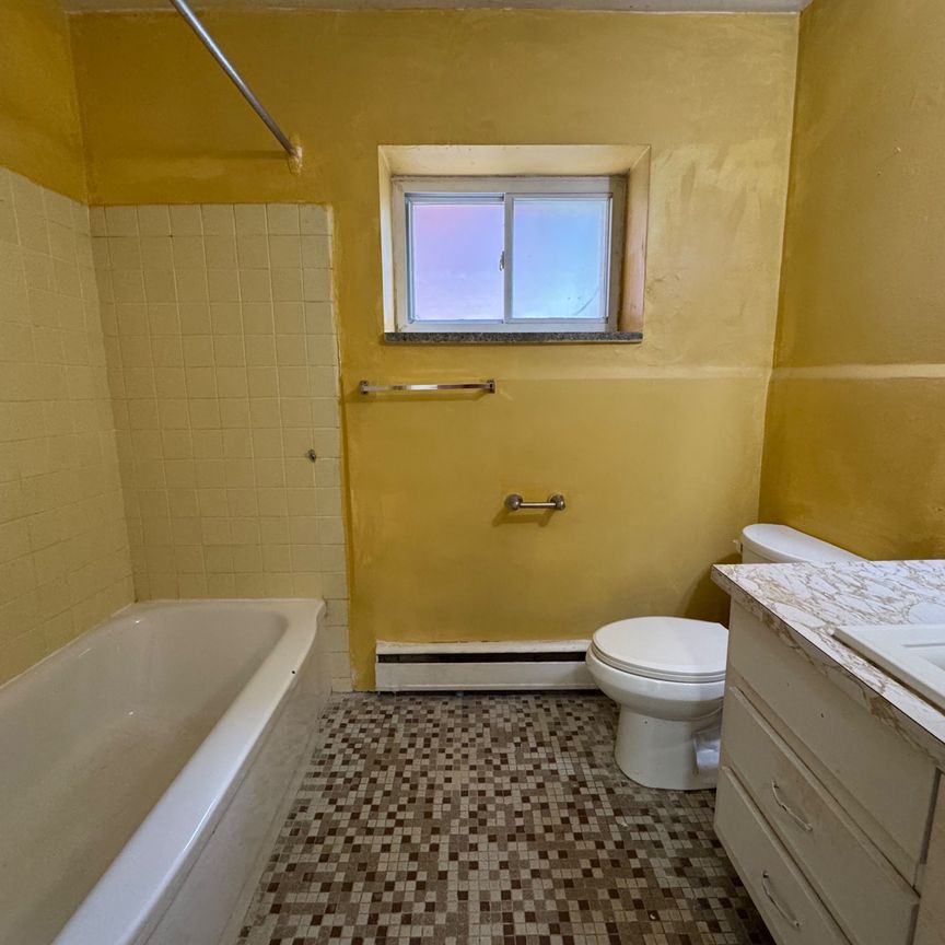 For Lease - 6049 Culp Street Unit# 3, Niagara Falls, Ontario - Photo 1