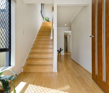 Modern Shared Living in Red Hill – Fully Furnished Rooms with All B... - Photo 1