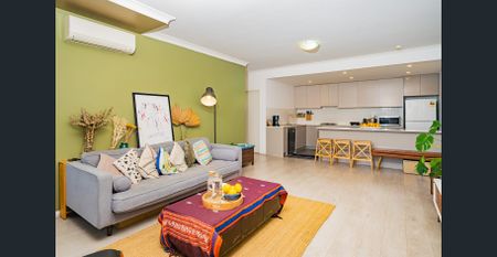 2 Bedroom, Modern Apartment - Photo 2