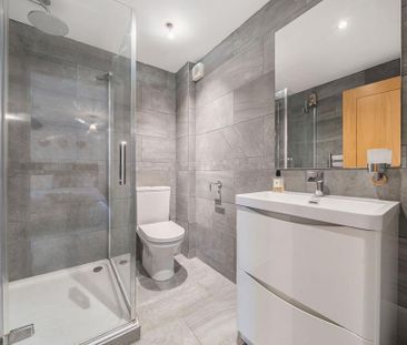 4 bedroom semi-detached house to rent - Photo 3