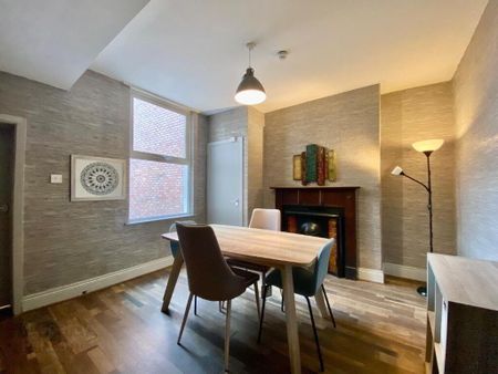 18 Wellington Park Avenue, Belfast, BT9 6DT - Photo 4