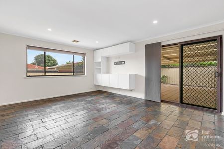 84 Carruthers Drive, Modbury North - Photo 2