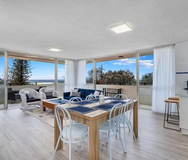 Beachfront 2 Bedroom Unit Furnished on The Esplanade Surfers Paradise - Photo 3