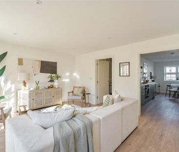 3 bedroom end of terrace house to rent - Photo 1