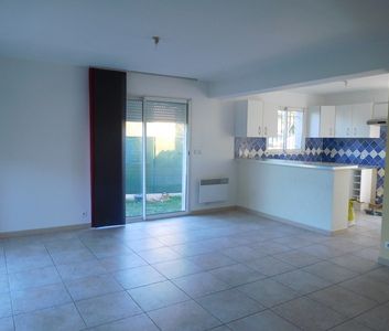 Location Maison 5 pièces 108m² PIGNANS 83790 - Photo 3