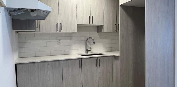 ESPACE DE DÉTENTE: 3½ Condo à LaSalle, QC - Photo 2